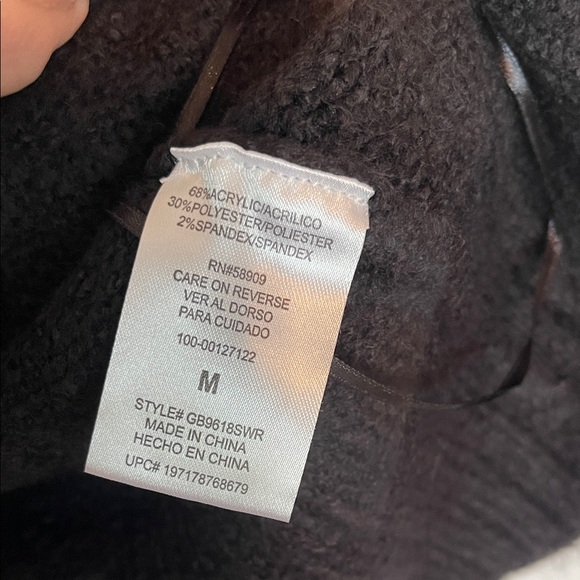 GB Black Sweater with Je Ne Sais Quoi Size Medium PTP 23”-28” NWT - Picture 6 of 7